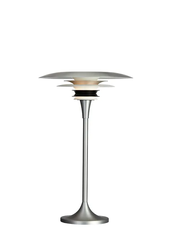 Stilren Lampa som passar bra vid många olika tillfällen.