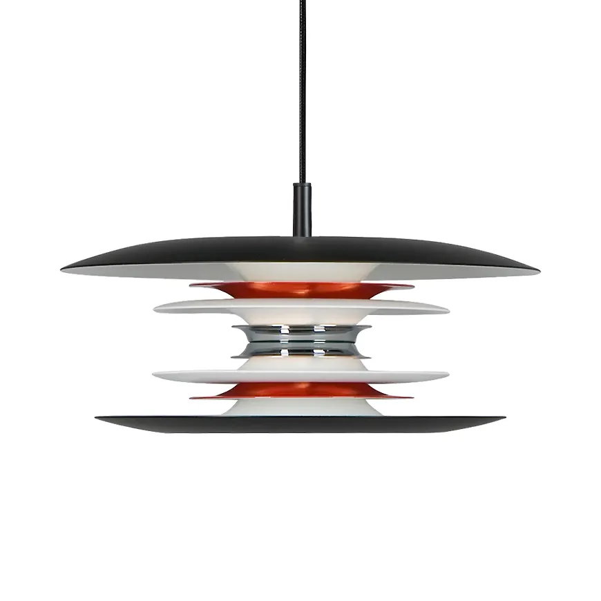 Svart Belid lampa som passar perfekt till sommaren 2025!