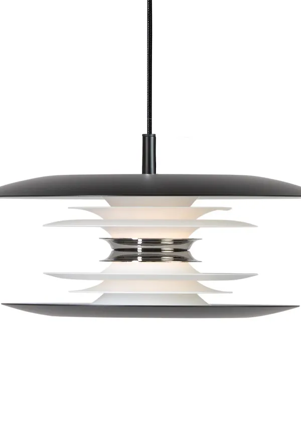 Vit Belid lampa som passar perfekt till sommaren 2025!