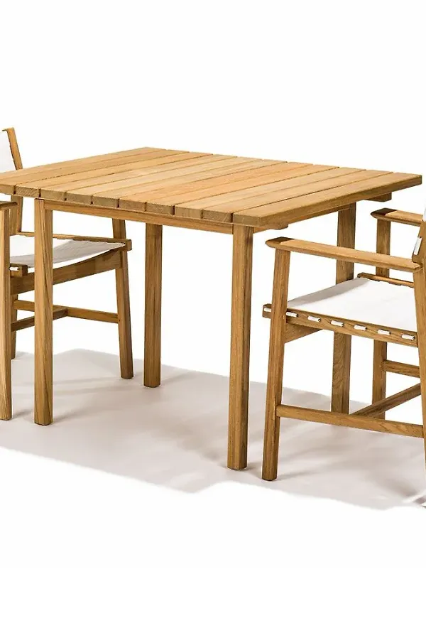 Stilren grupp i teak från Skargaarden.