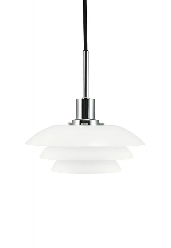 Dyberg Larsen taklampa som passar perfekt till sommaren 2025!