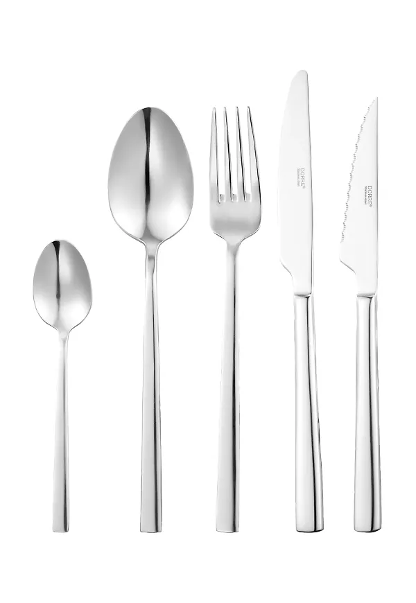 Silverfärgad Dorre-bestickset i komfortabel modell.