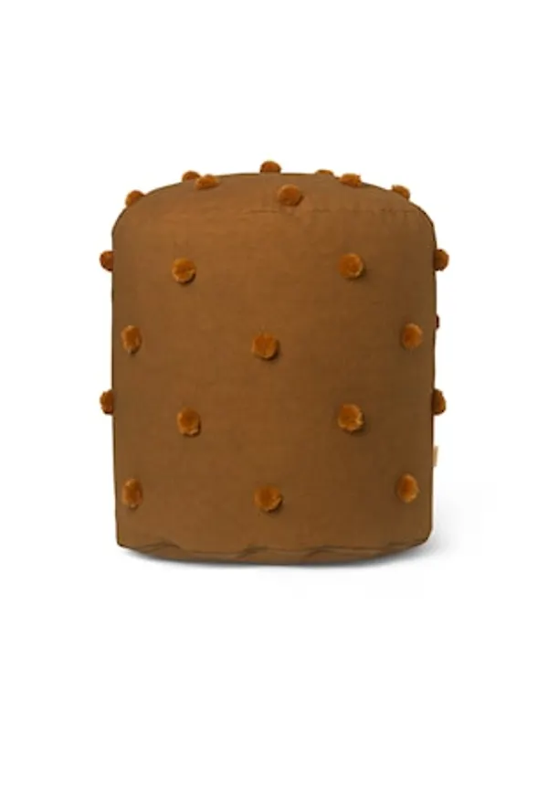 Brun FERM LIVING-barnmöbel i klassisk modell.