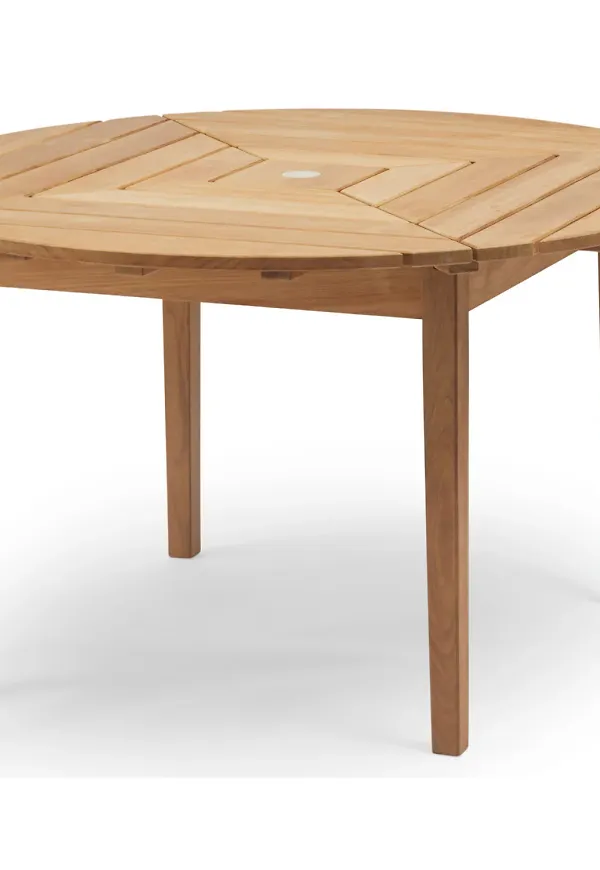 Smickrande matbord 2024 från Skagerak.