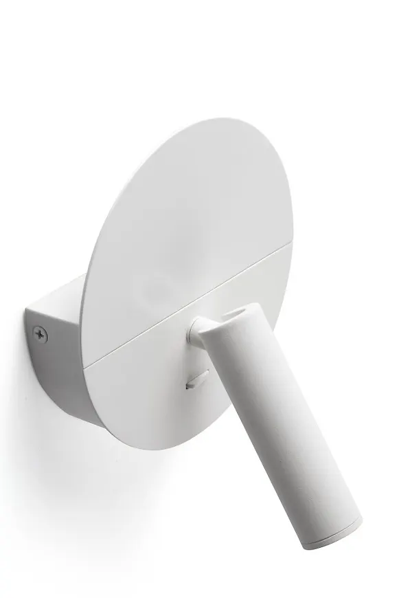 Elegant sänglampa 2025 från Faro Barcelona.