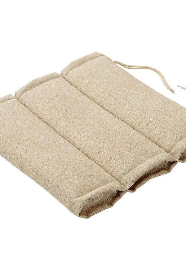 Beige stol som passar perfekt till våren 2025!