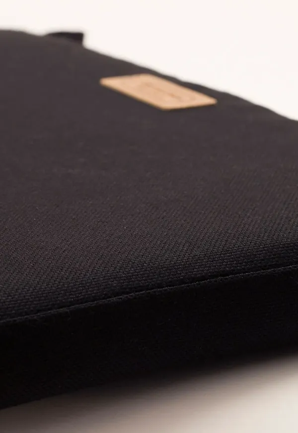 Otroligt fin pall 2025 från Grythyttan Stålmöbler.