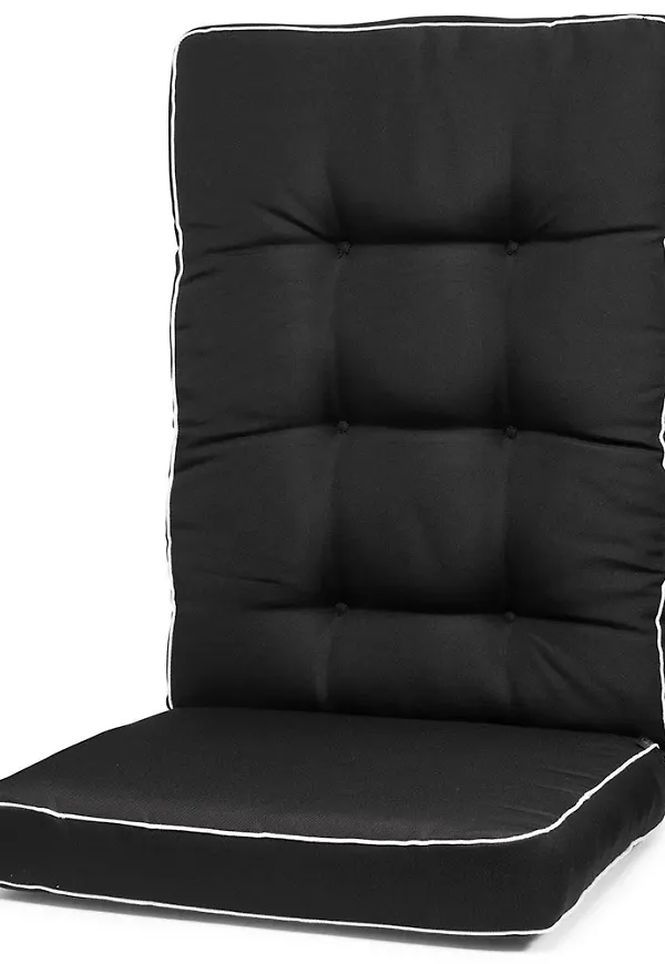 Riktigt snygg svart möbel 2025 från Hillerstorp.