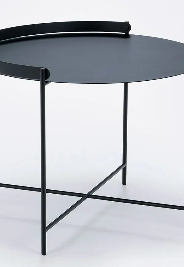 Jättesnygg svart sidobord 2025 från Houe.