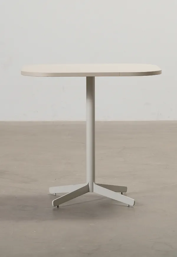 Riktigt fin bord 2025 från Edsbyn.