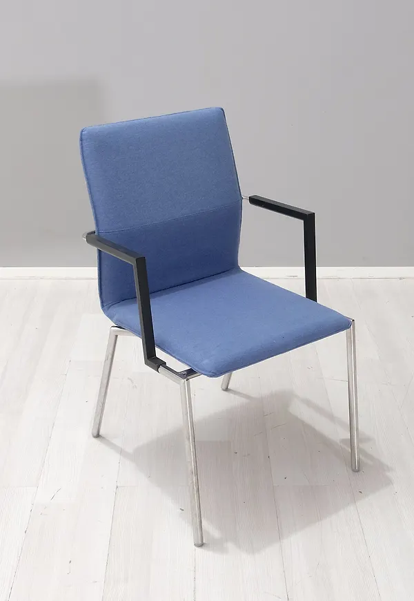 Otroligt snygg stol i blått från Edsbyverken.