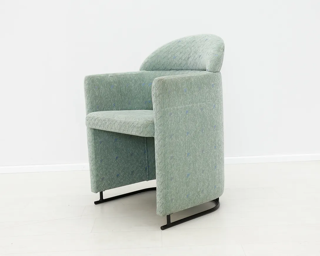 Fin grön fåtölj 2025 från EFG.