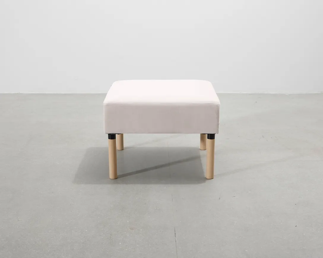 Fantastiskt snygg beige möbel 2024 från EFG.