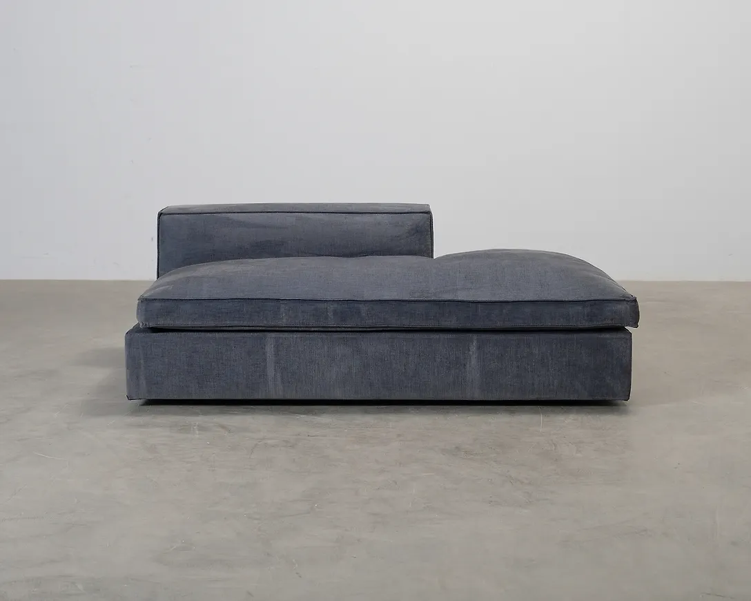 Snygg blå fåtölj 2026 från Eilersen.