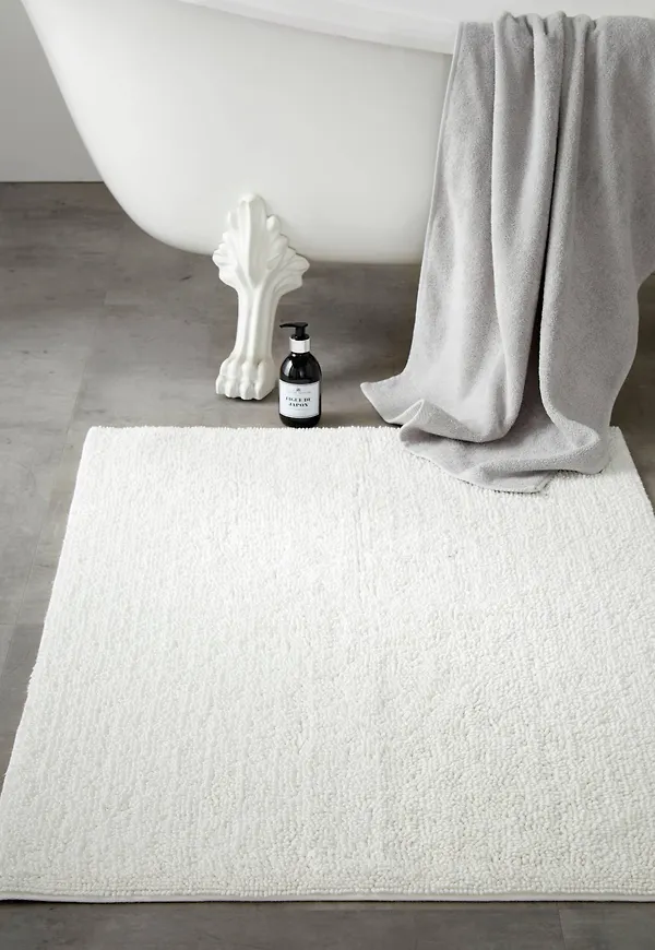 Mysig vit matta i bomull från Ellos.