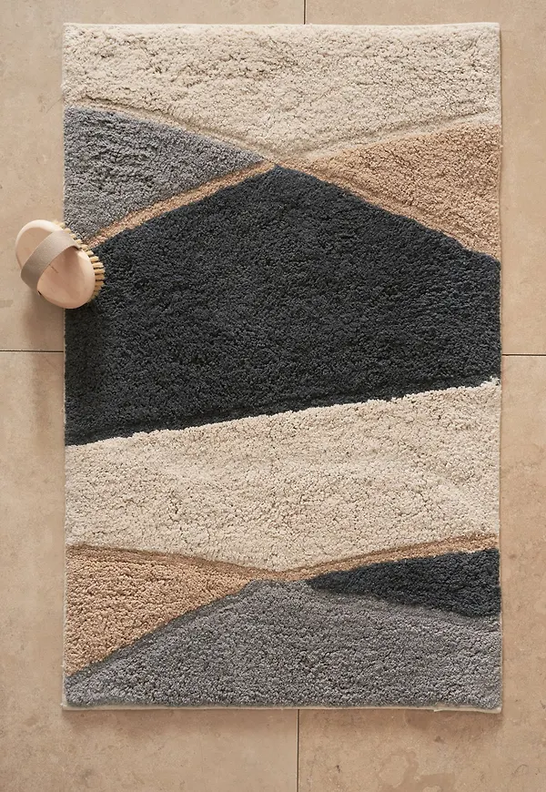 Snygg Matta som passar bra vid många olika tillfällen.