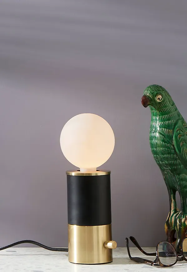 Cool Lampa som passar bra vid många olika tillfällen.