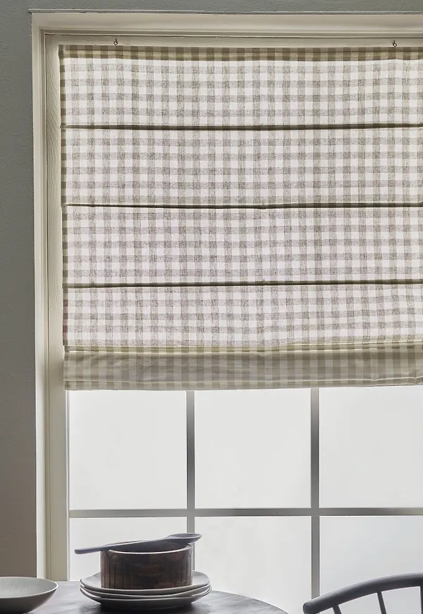 Fantastiskt fin ellos gardin i beige färg gjord i bomull.