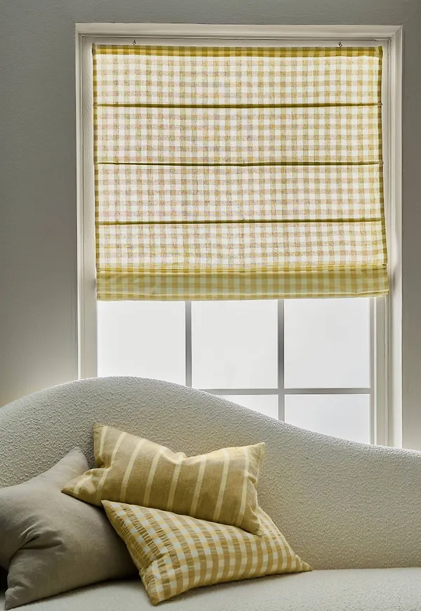 Söt gardin i gult från Ellos.