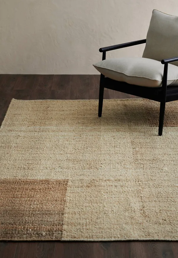 Beige Ellos-matta i härlig modell.