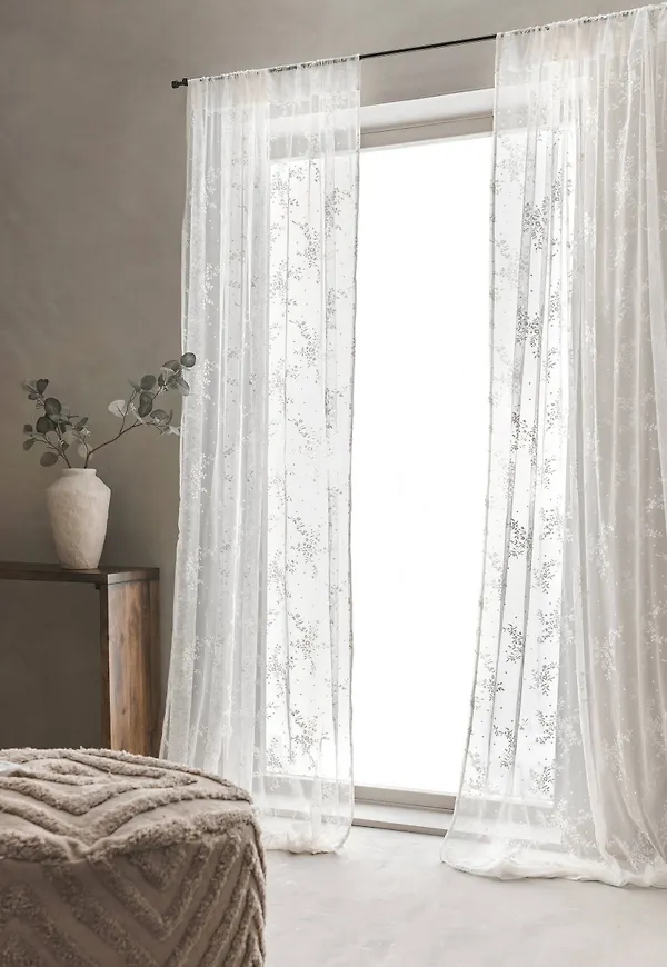 Otroligt fin gardin 2025 från Ellos.