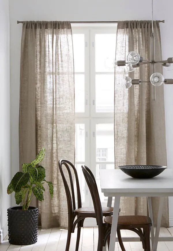 Riktigt fin gardin 2025 från Ellos.