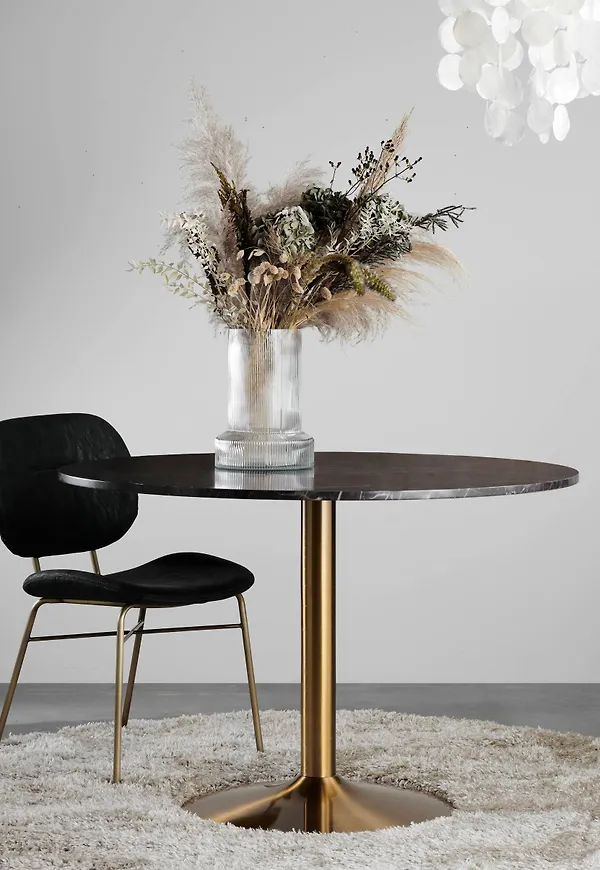 Supersnygg matbord 2025 från Ellos.