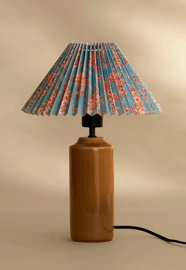 Ellos lampa som passar perfekt till sommaren 2025!