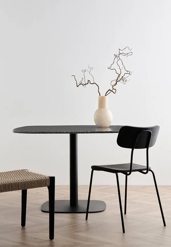 Fantastiskt snygg bord 2025 från Ellos.