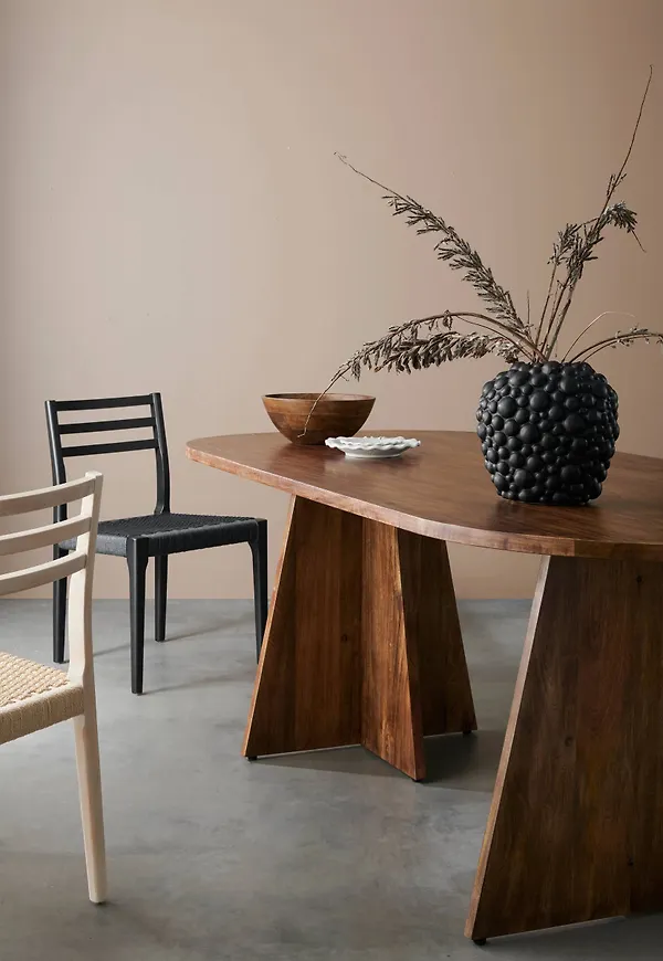 Cool bord som passar bra vid många olika tillfällen.