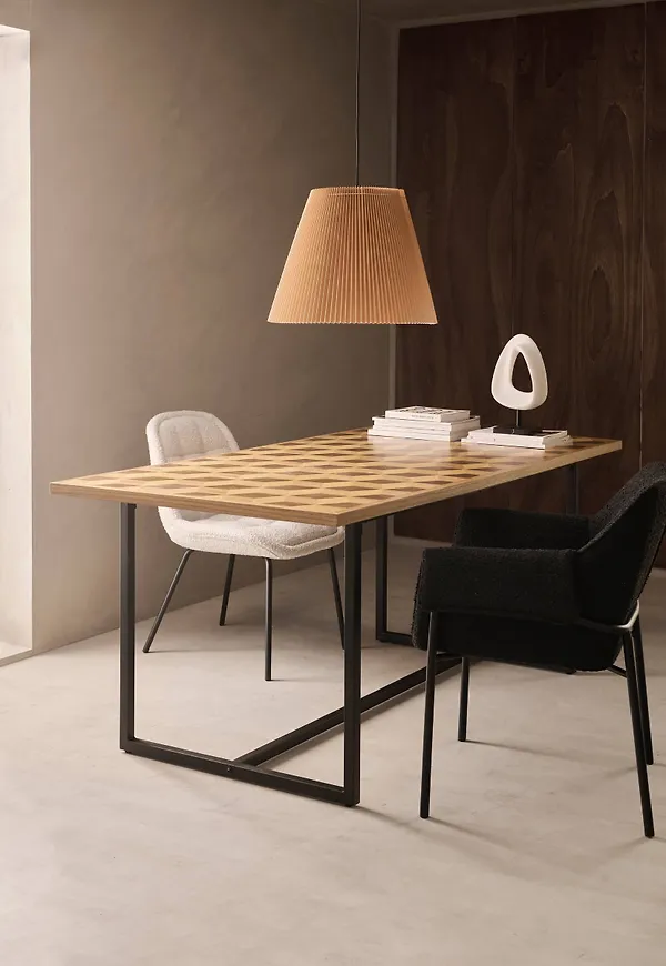 Smickrande brun bord 2025 från Ellos.