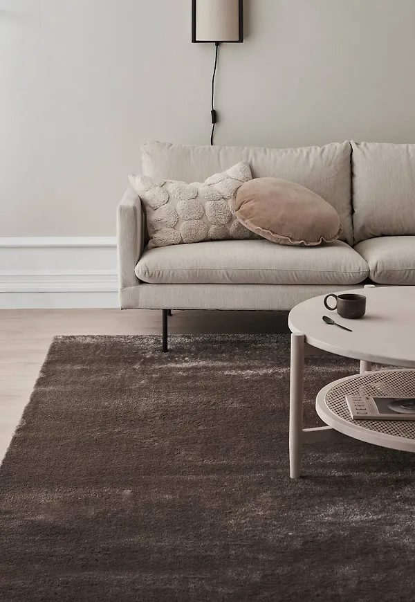 Brun Ellos-matta i riktigt fin modell.