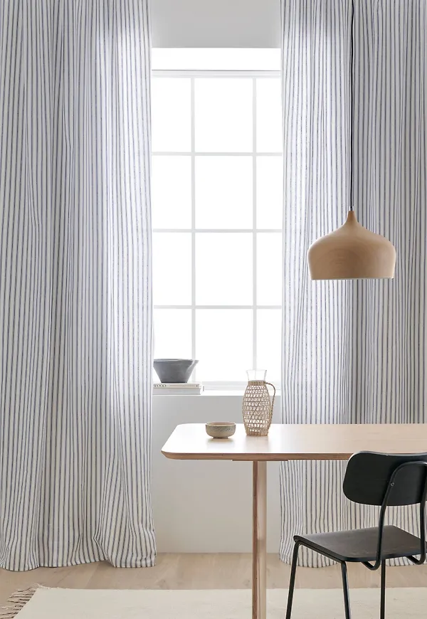 Otroligt fin gardin 2025 från Ellos.