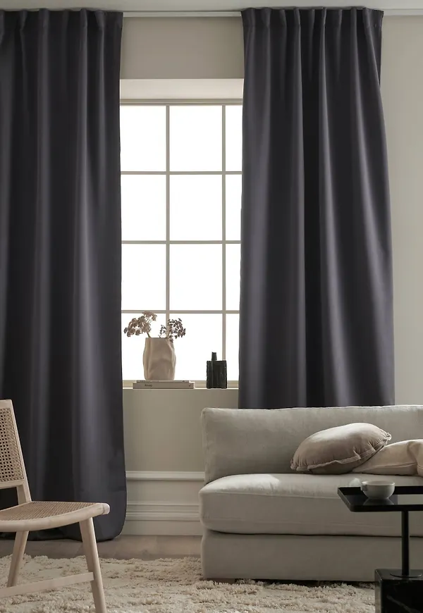 Grå Ellos-gardin i riktigt fin modell.