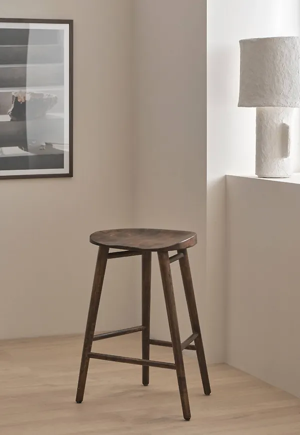 Elegant brun pall 2025 från Ellos.