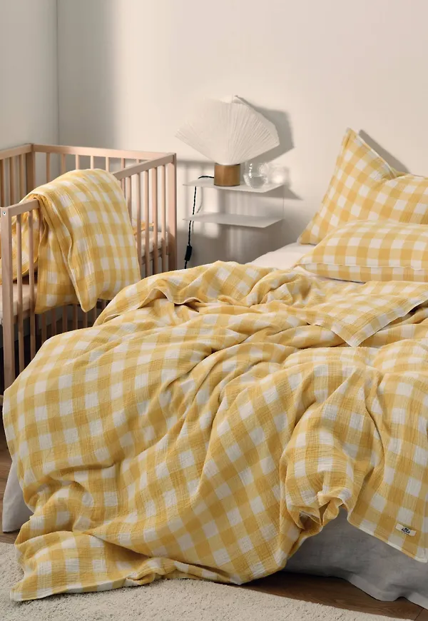 Smickrande spjälsäng 2025 från Ellos.