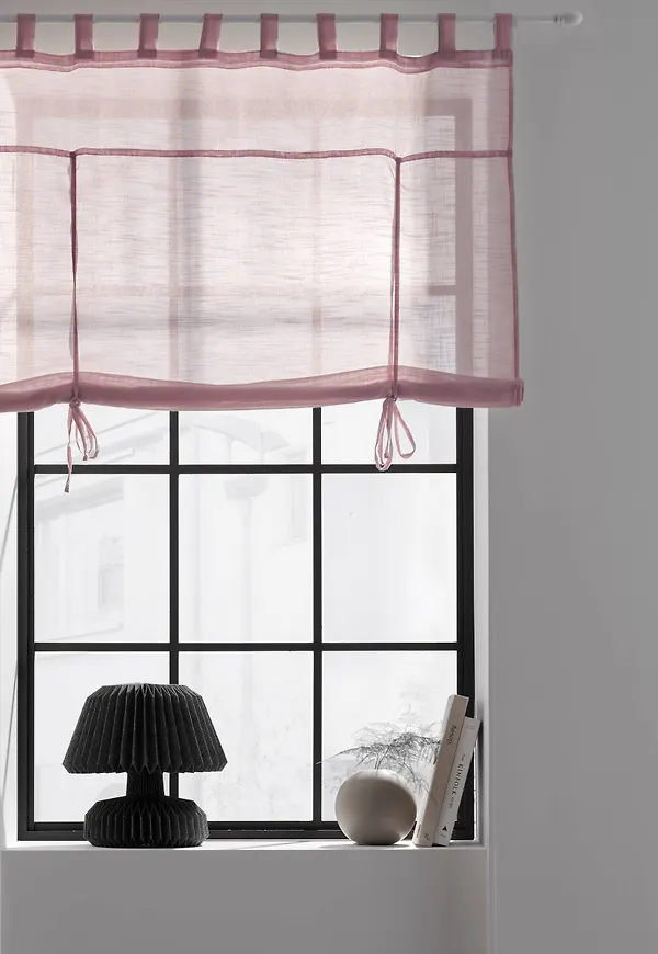 Stilren hissgardin 2025 från Ellos.