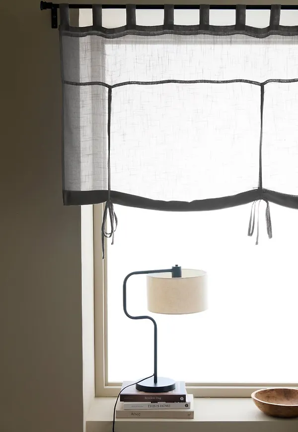 Fantastiskt snygg gardin i grått från Ellos.