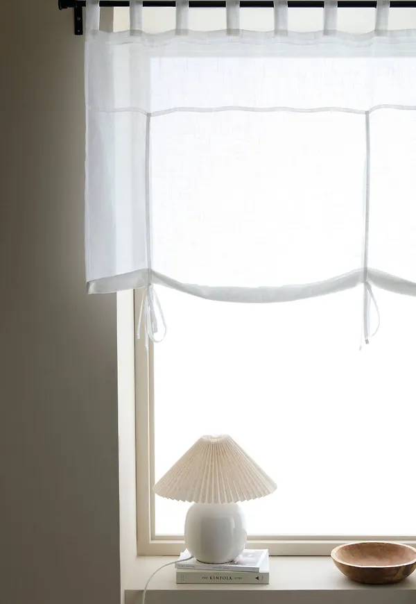 Mysig hissgardin 2025 från Ellos.