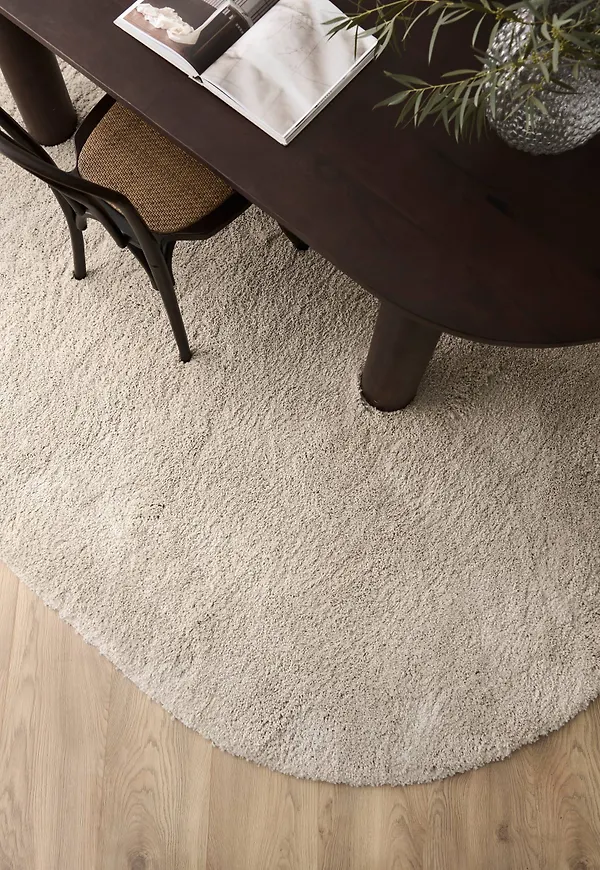 Ljusbeige Ellos-matta i riktigt fin modell.