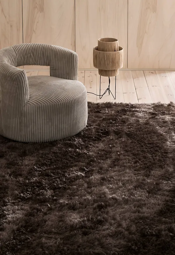 Riktigt trendig matta i brunt från Ellos.