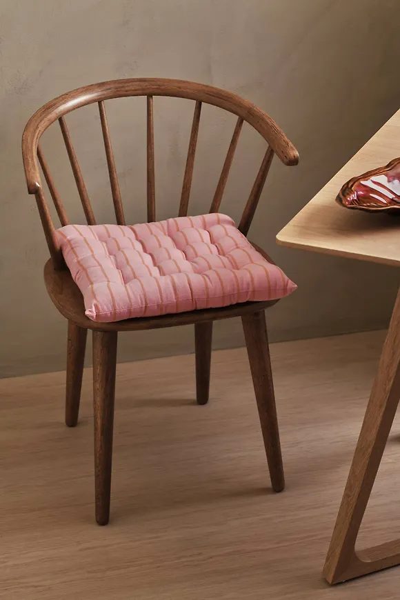 Rosa Ellos-bomullsmöbel i jättesnygg modell.