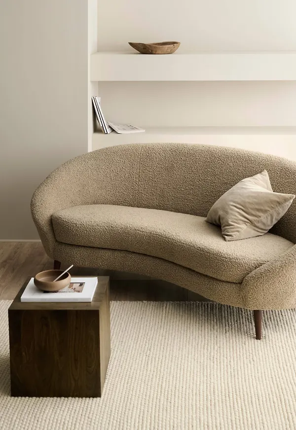 Beige Ellos-soffa i härlig modell.