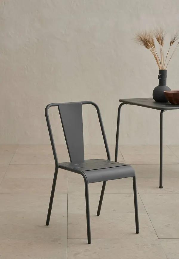 Fin balkongmöbel 2025 från Ellos.