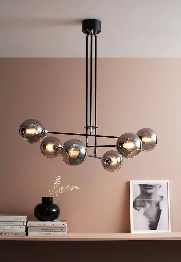 Trendig lampa 2025 från Ellos.