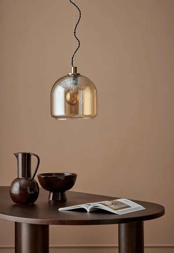 Skön Lampa som passar bra vid många olika tillfällen.