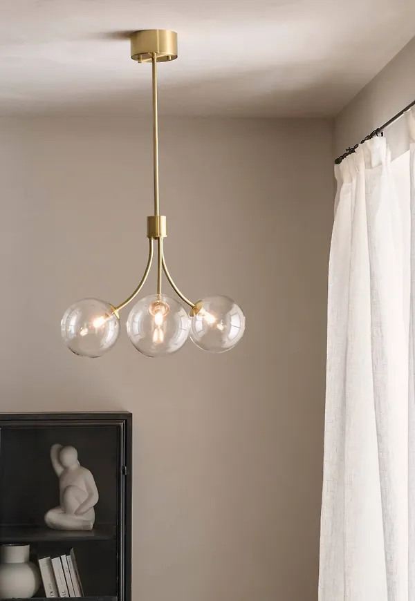 Fantastiskt snygg lampa 2025 från Ellos.