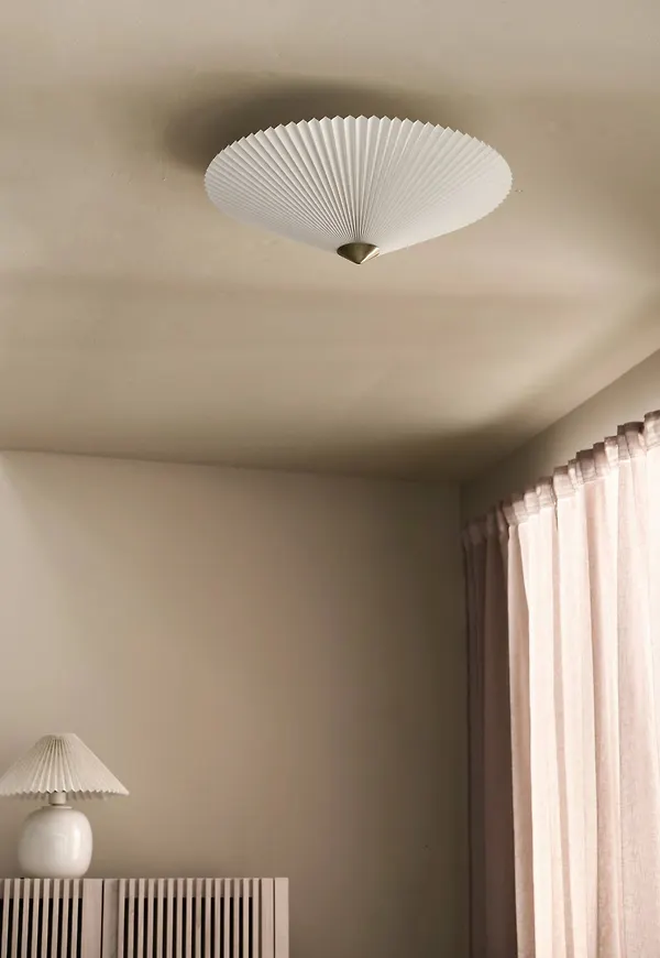 Cool lampa 2025 från Ellos.
