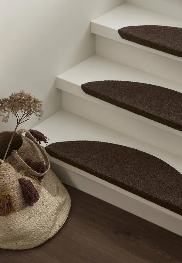 Trappstegsmatta som passar perfekt till våren 2025!
