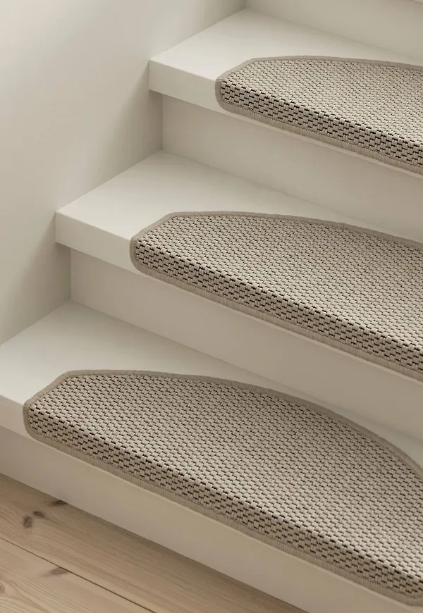 Snygg trappstegsmatta 2025 från Ellos.